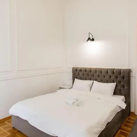 Apartment Old Galicia Hrushevskoho